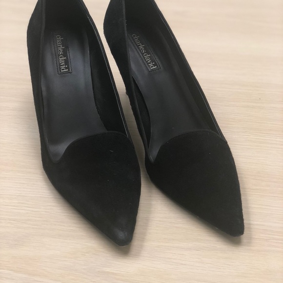 Charles David Pumps, Suede Black size 8 - Picture 6 of 6